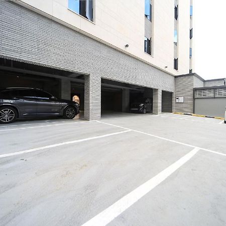 Hotel Lazy Heaven Changwon Extérieur photo