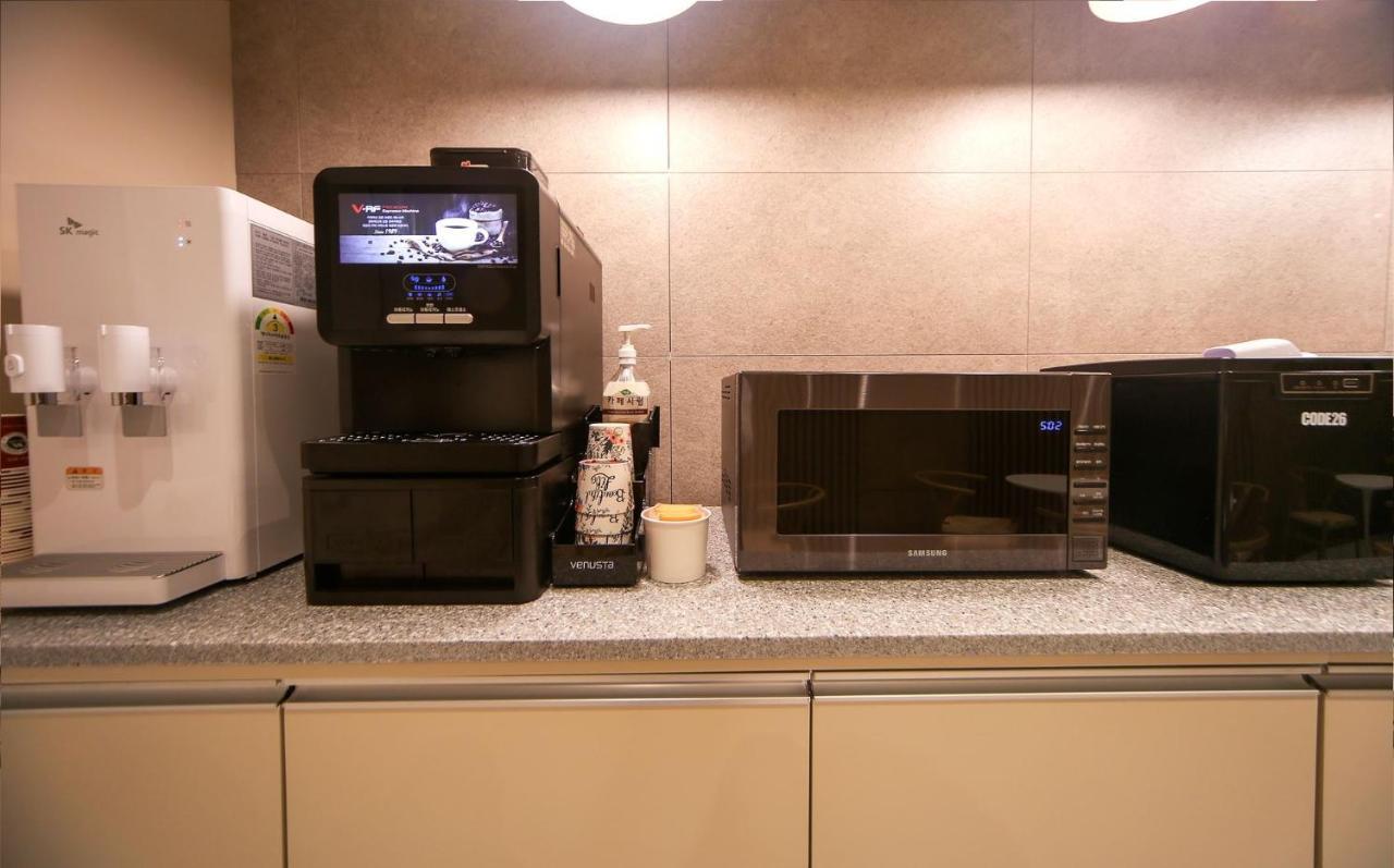 Hotel Lazy Heaven Changwon Extérieur photo