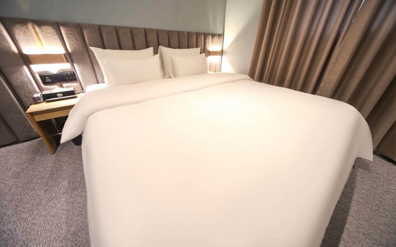 Hotel Lazy Heaven Changwon Extérieur photo