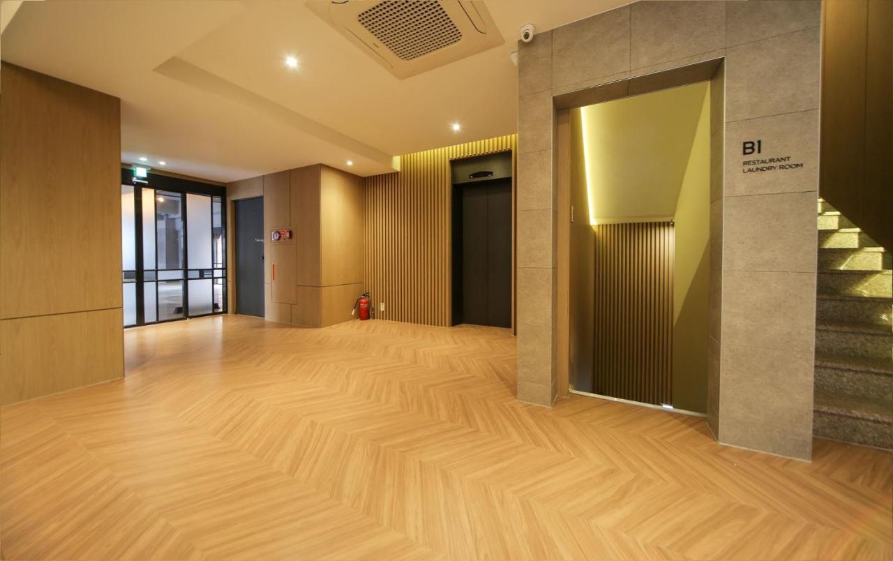 Hotel Lazy Heaven Changwon Extérieur photo