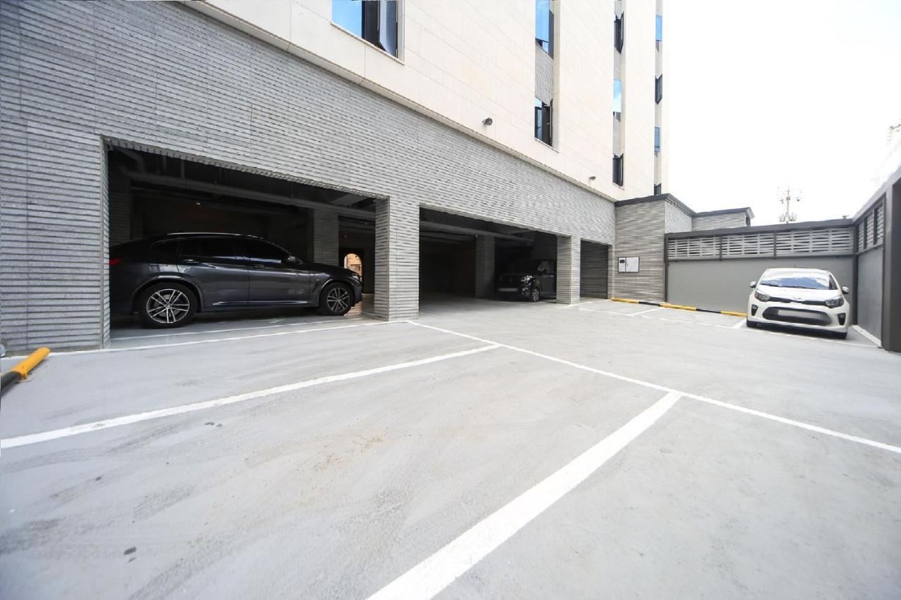 Hotel Lazy Heaven Changwon Extérieur photo