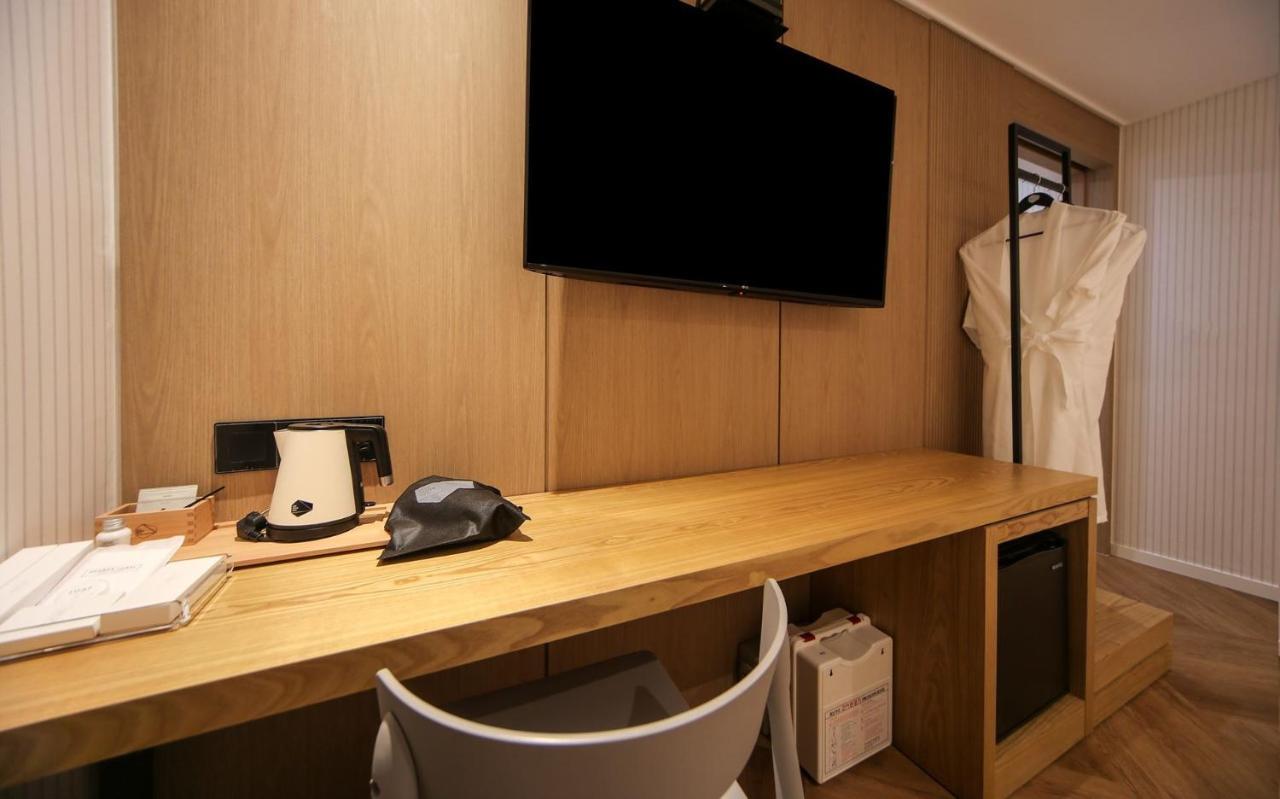 Hotel Lazy Heaven Changwon Extérieur photo