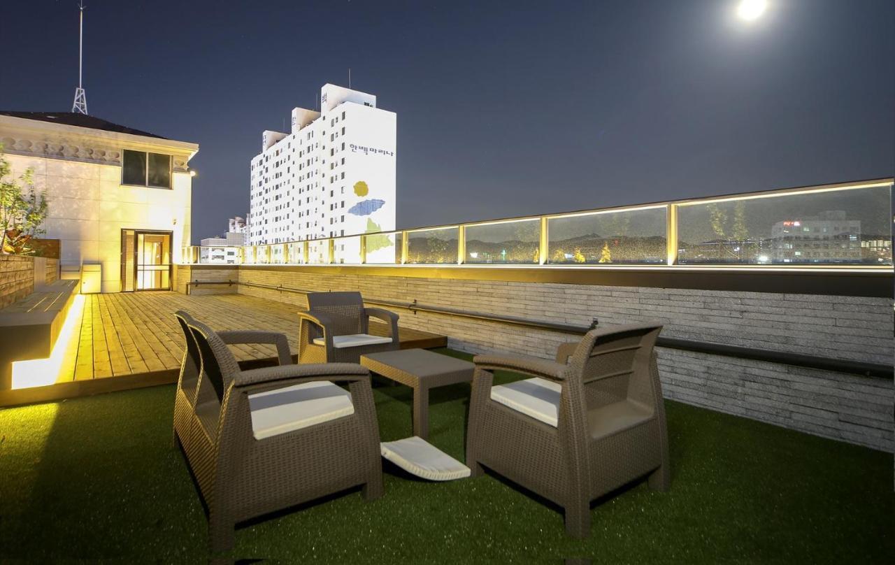 Hotel Lazy Heaven Changwon Extérieur photo