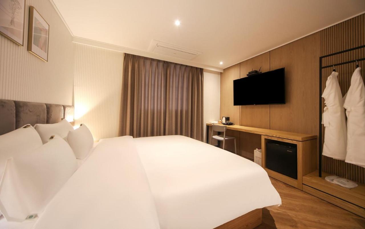 Hotel Lazy Heaven Changwon Extérieur photo