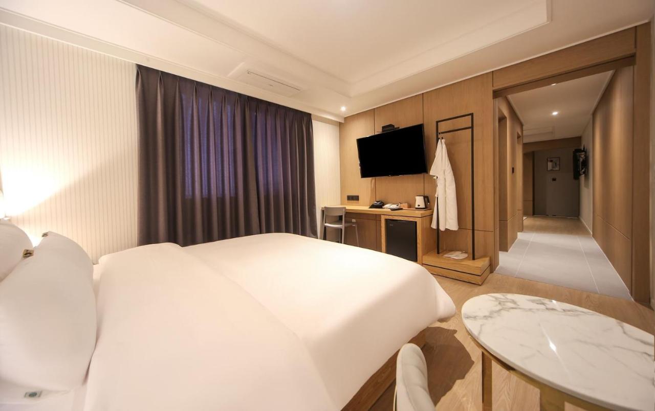 Hotel Lazy Heaven Changwon Extérieur photo