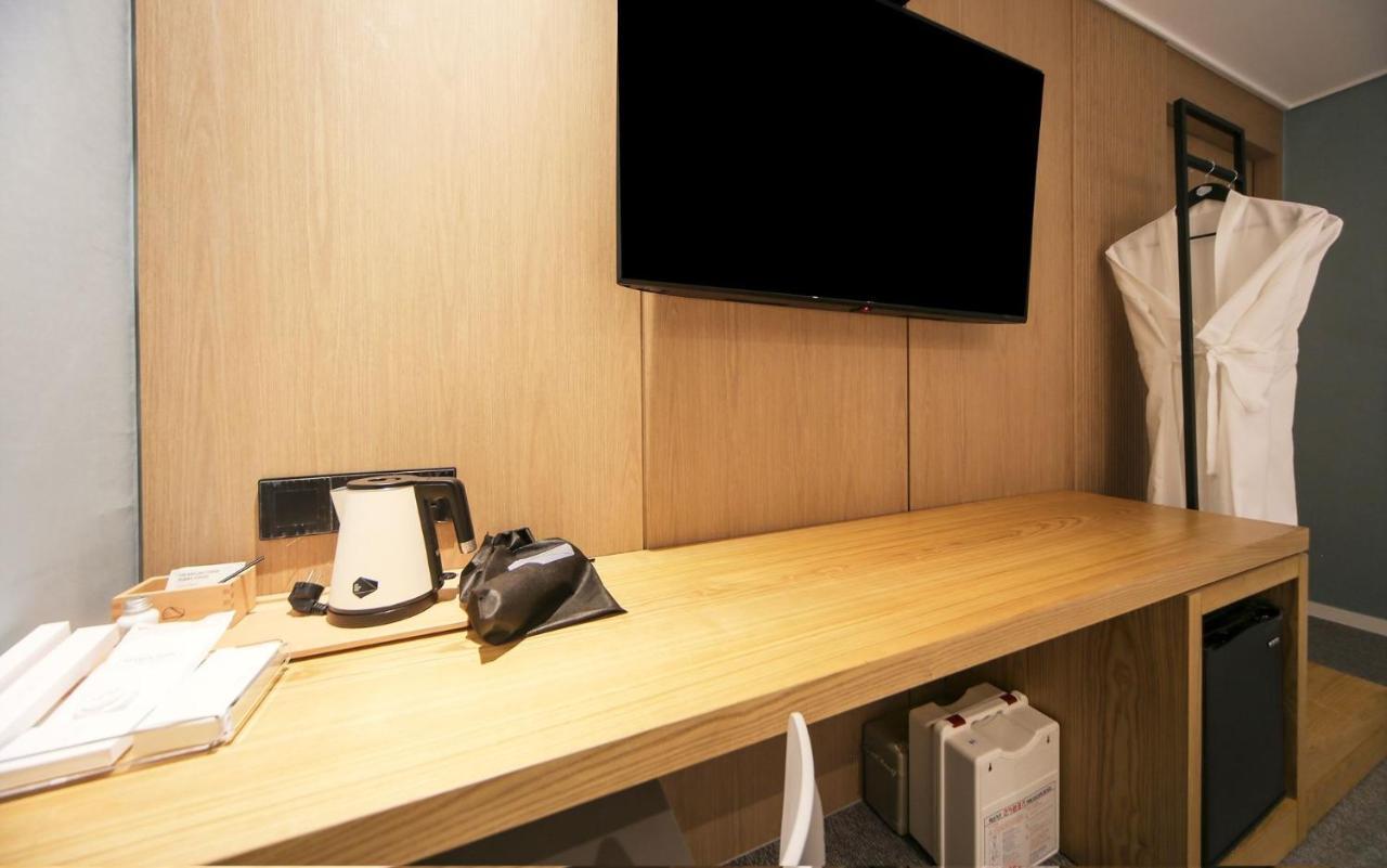 Hotel Lazy Heaven Changwon Extérieur photo
