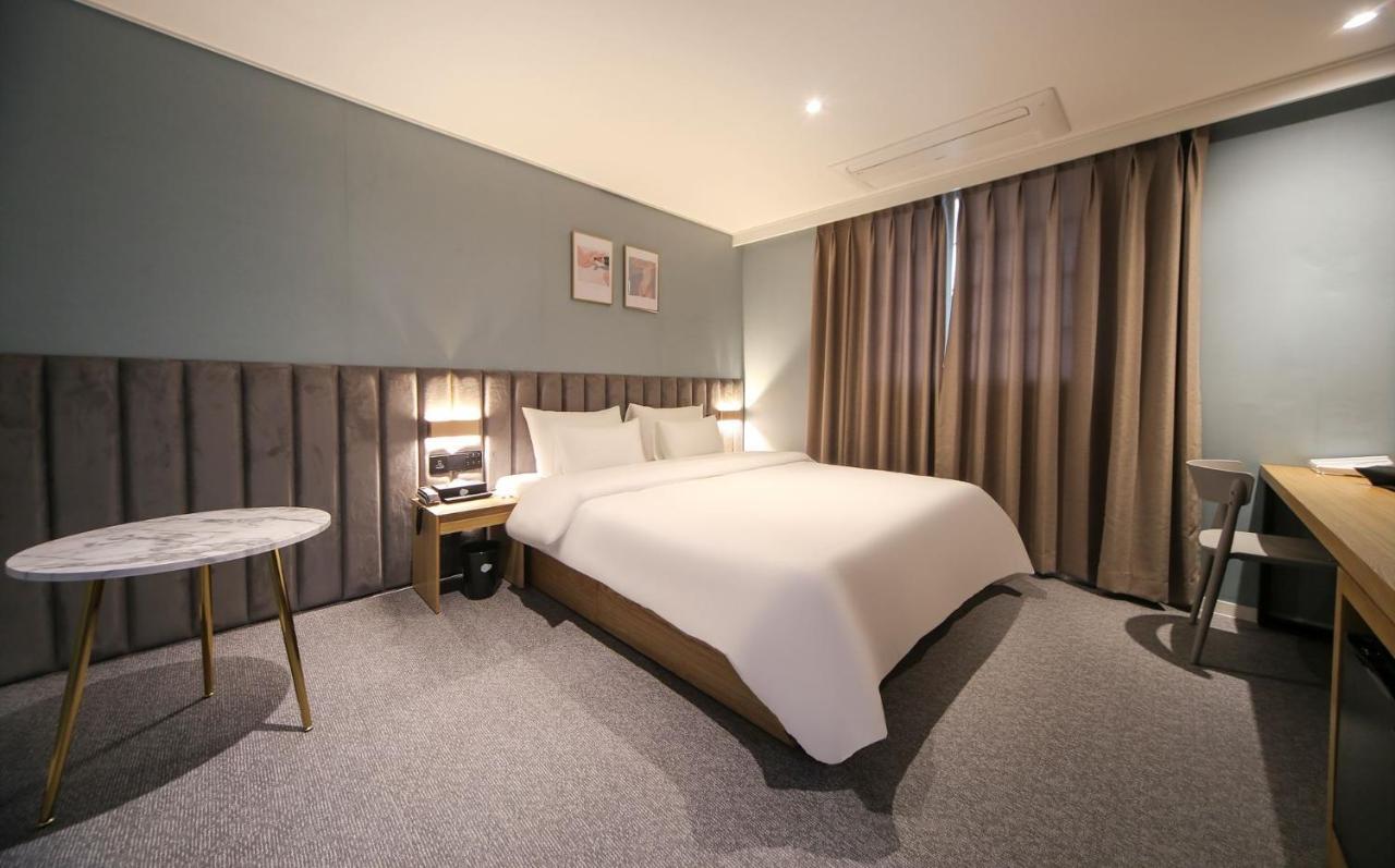 Hotel Lazy Heaven Changwon Extérieur photo