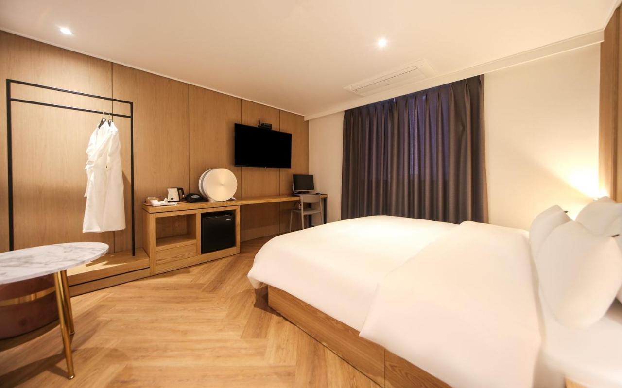 Hotel Lazy Heaven Changwon Extérieur photo