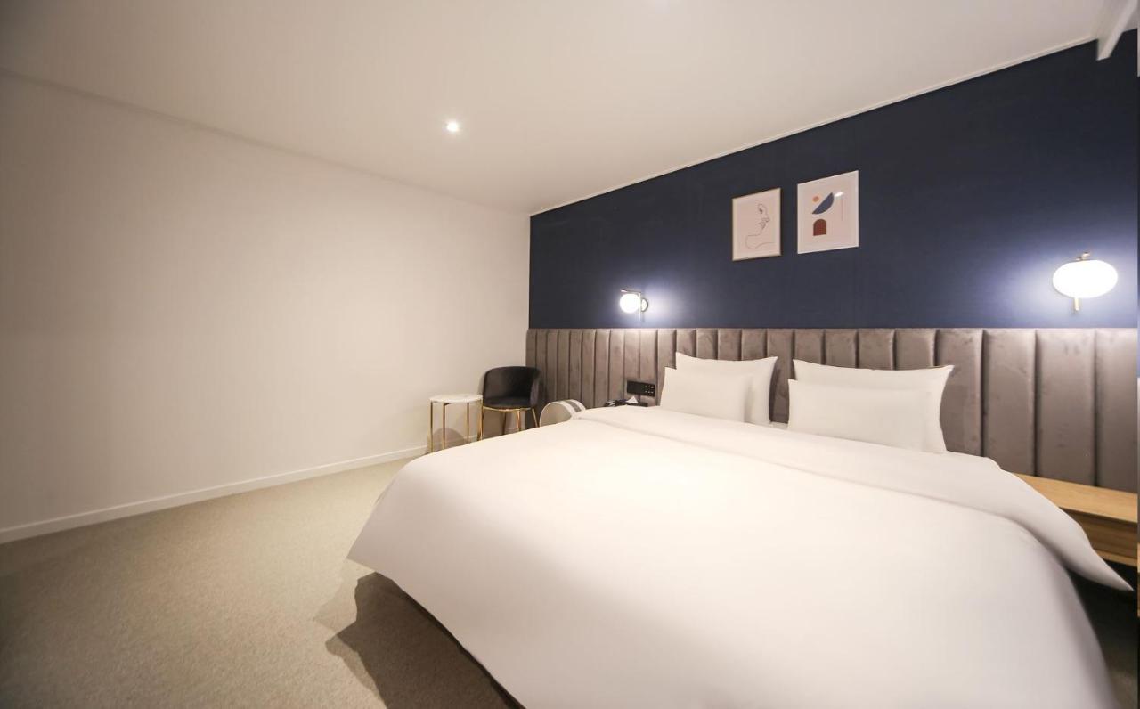 Hotel Lazy Heaven Changwon Extérieur photo