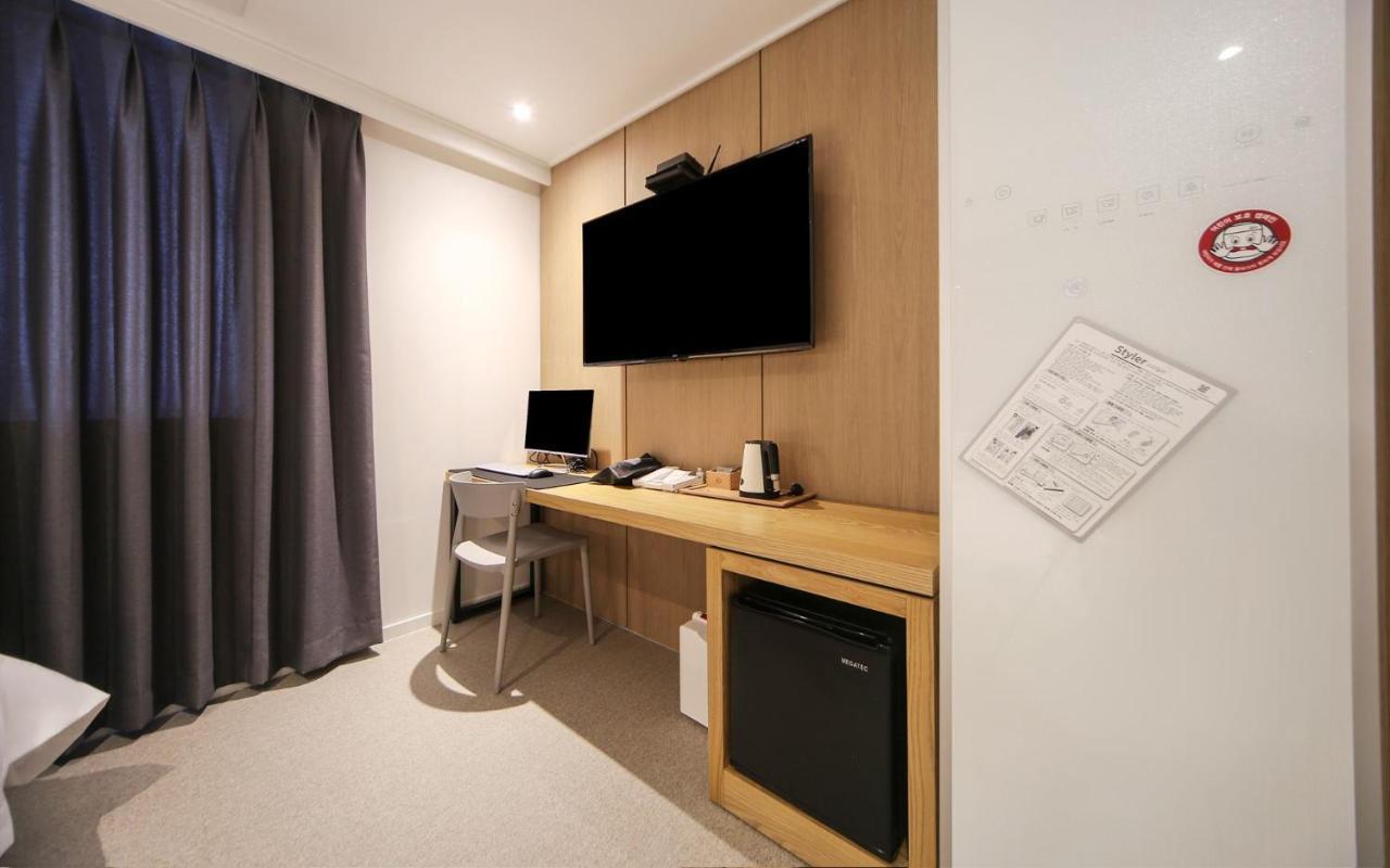 Hotel Lazy Heaven Changwon Extérieur photo