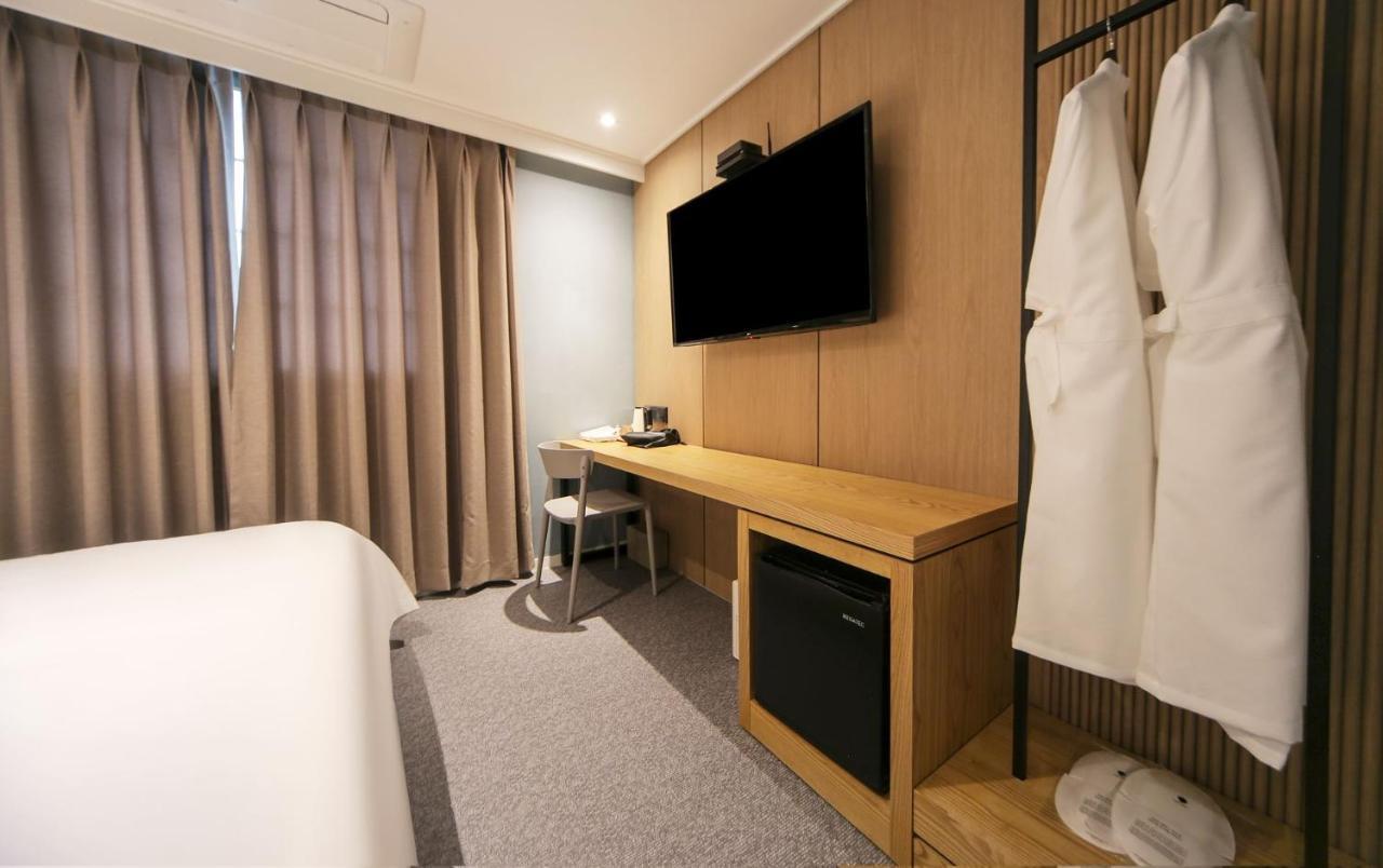 Hotel Lazy Heaven Changwon Extérieur photo