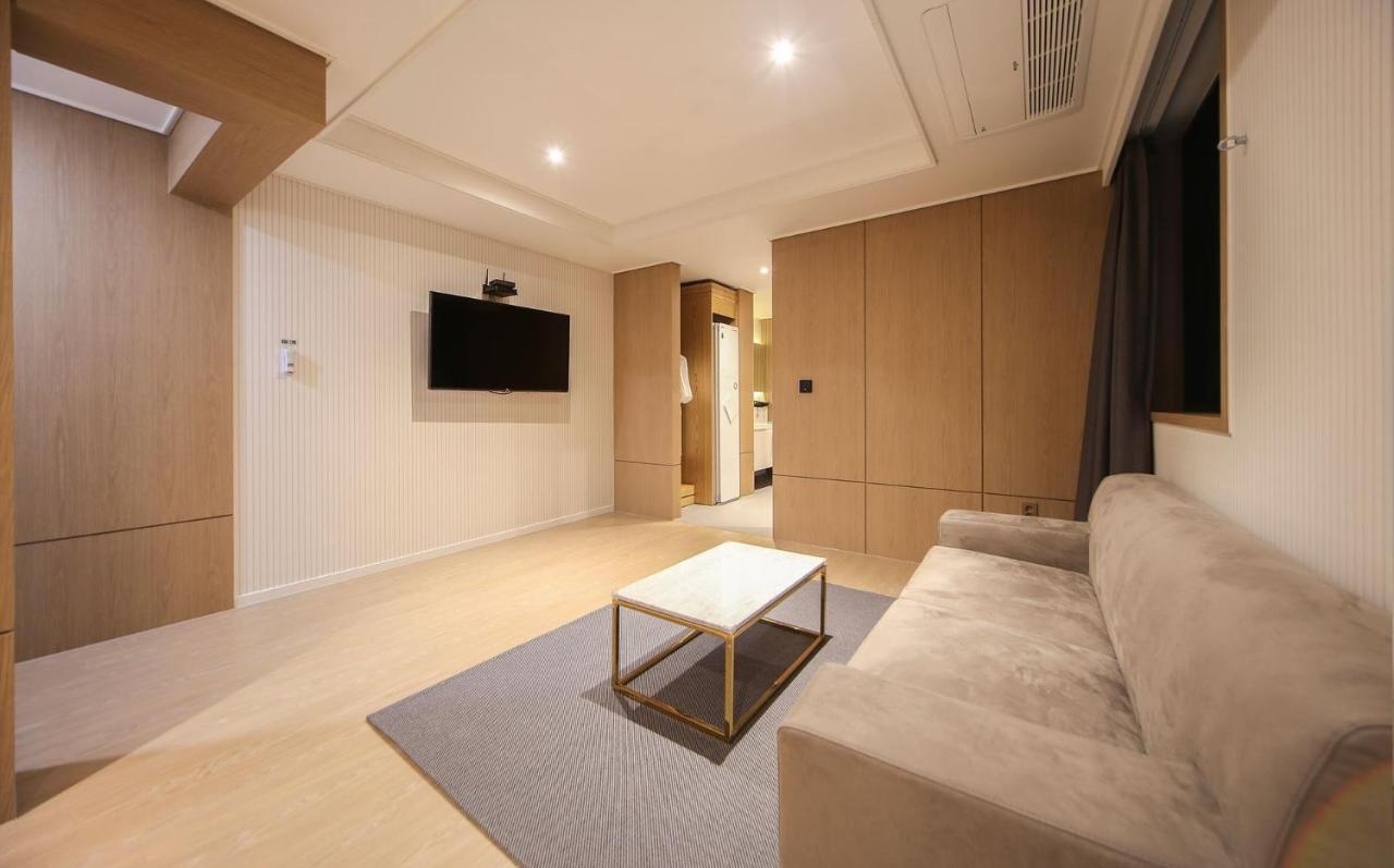 Hotel Lazy Heaven Changwon Extérieur photo