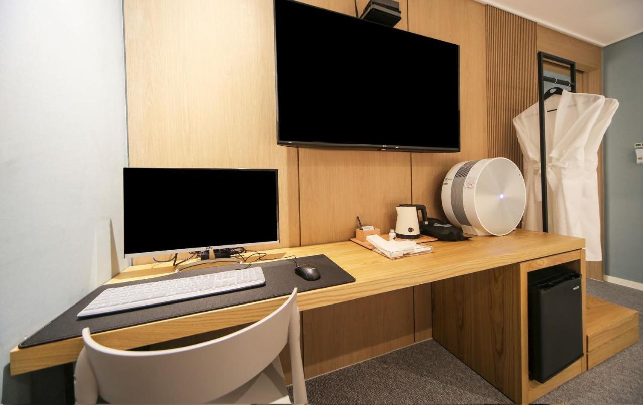 Hotel Lazy Heaven Changwon Extérieur photo