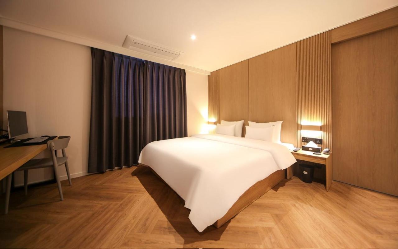 Hotel Lazy Heaven Changwon Extérieur photo