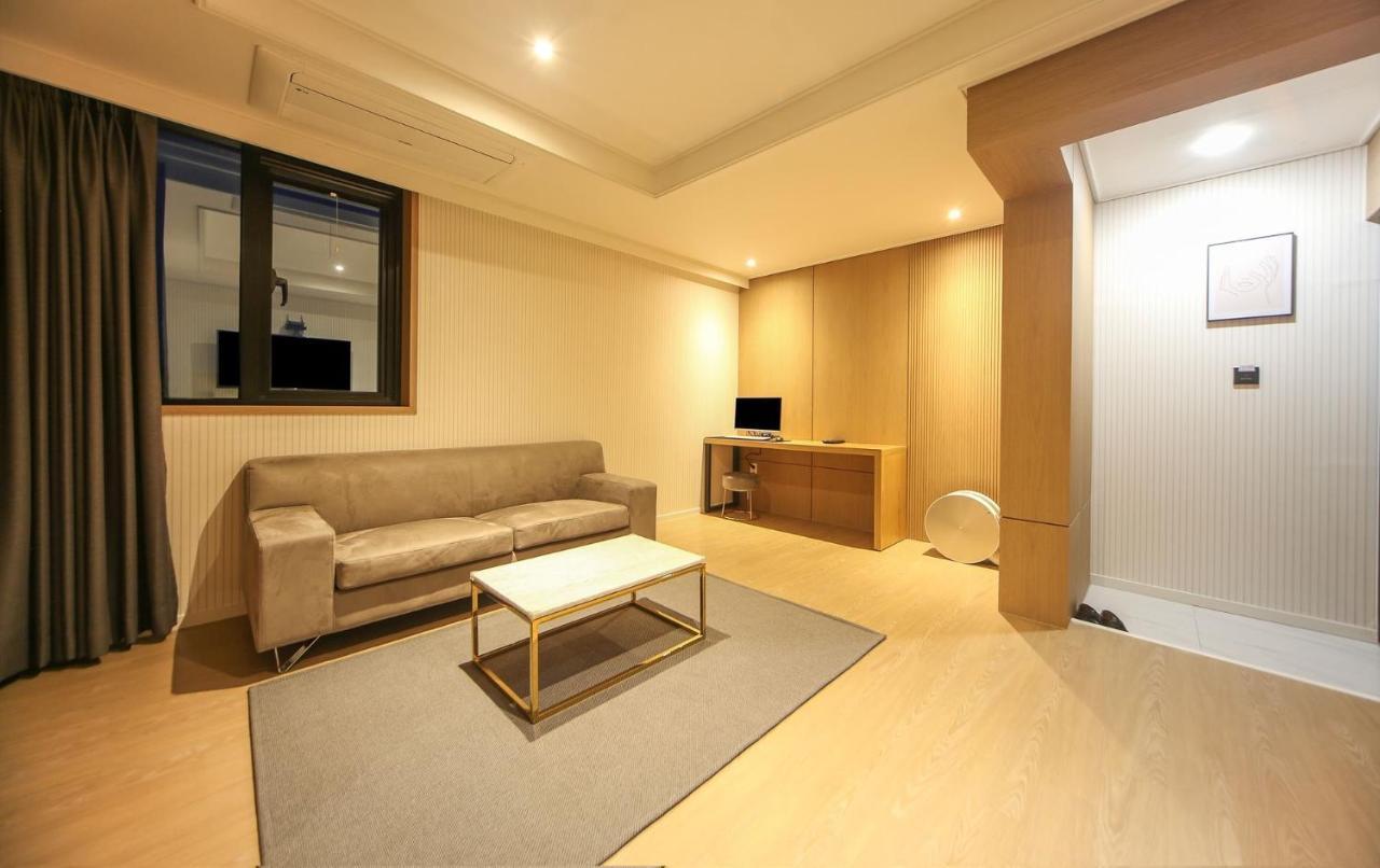 Hotel Lazy Heaven Changwon Extérieur photo