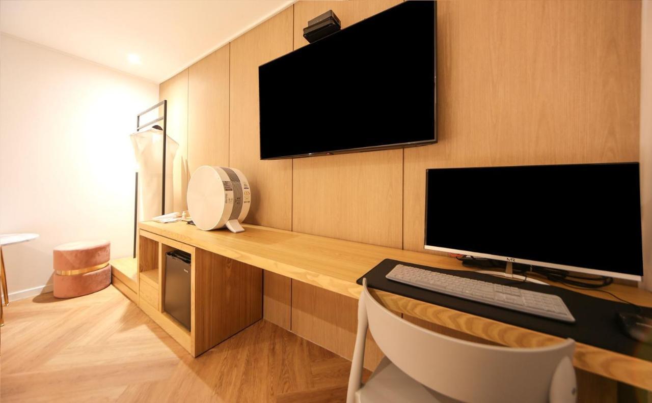 Hotel Lazy Heaven Changwon Extérieur photo