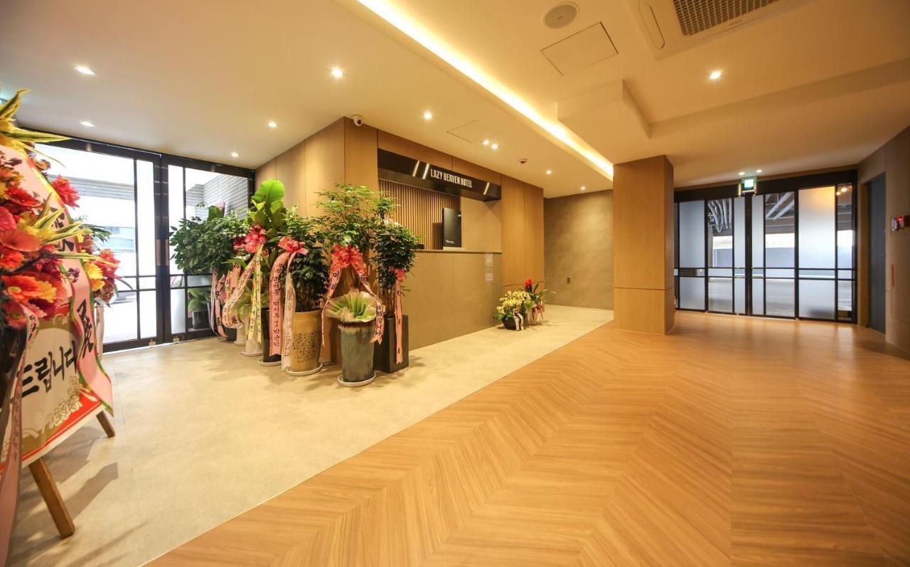 Hotel Lazy Heaven Changwon Extérieur photo